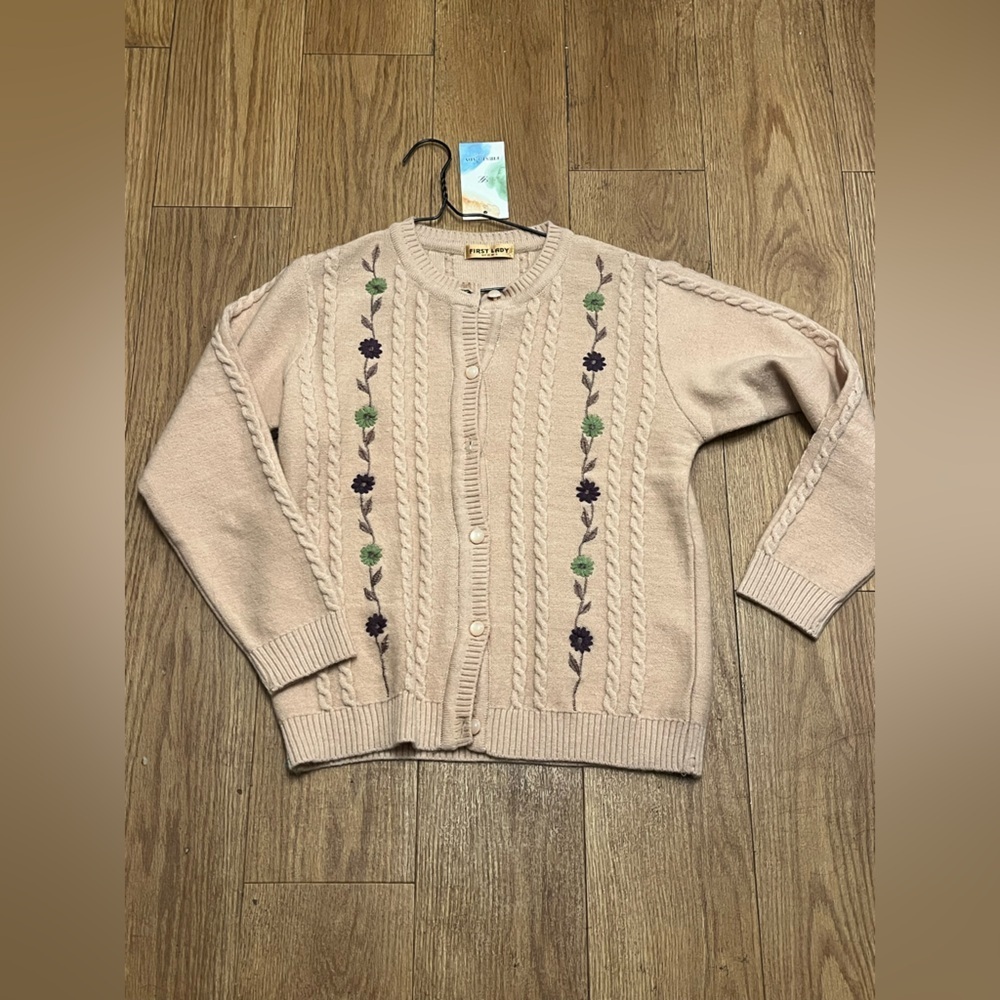First Lady Woollen embroidered button down sweater- Size Medium PTP 19 inch NWT - Picture 3 of 11